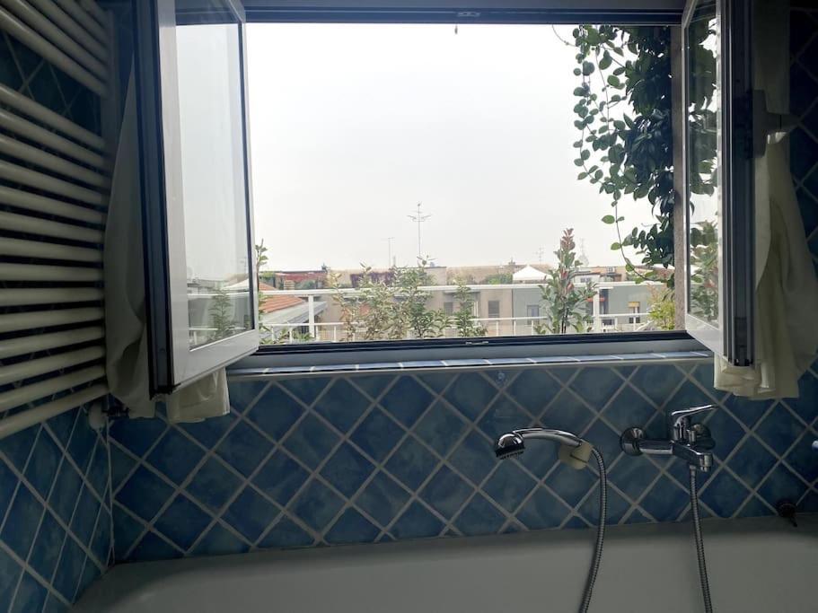 Penthouse In The Sky With 30 Sqm Terrace Station * Milano